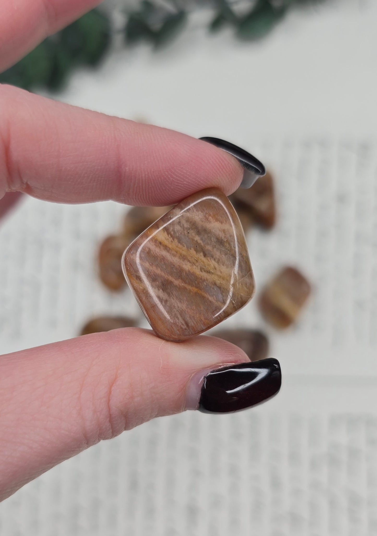 Pierre de Lune Orangée – Galet Poli Qualité AA